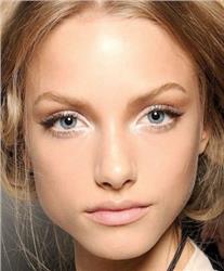 Use White Eye Shadow