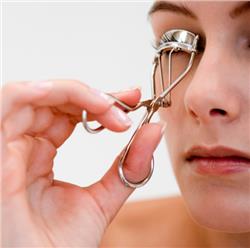 CURL UP your Eyelashes